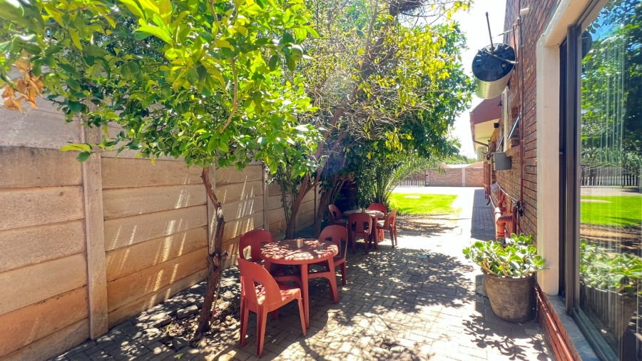 8 Bedroom Property for Sale in Pellissier Free State